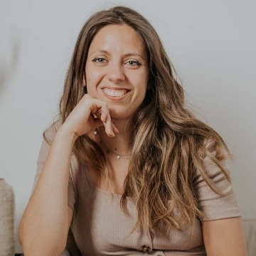 Laura Fernández psicóloga en Madrid especializada en terapia para adultos